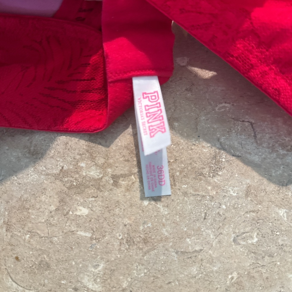 Pink bra - Picture 3 of 3